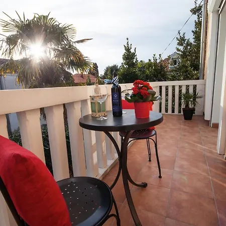 Appartamento By The Sea - 13498